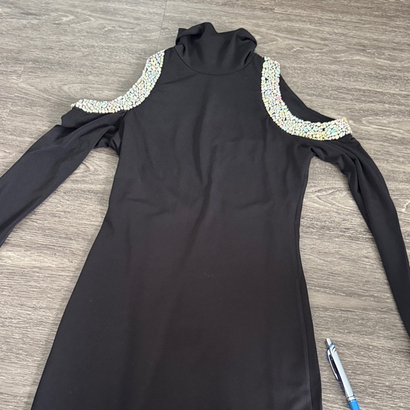 ALICE + OLIVIA Delora Embellished Shoulder cutout turtle neck mini Black Dress 2 - Picture 10 of 16